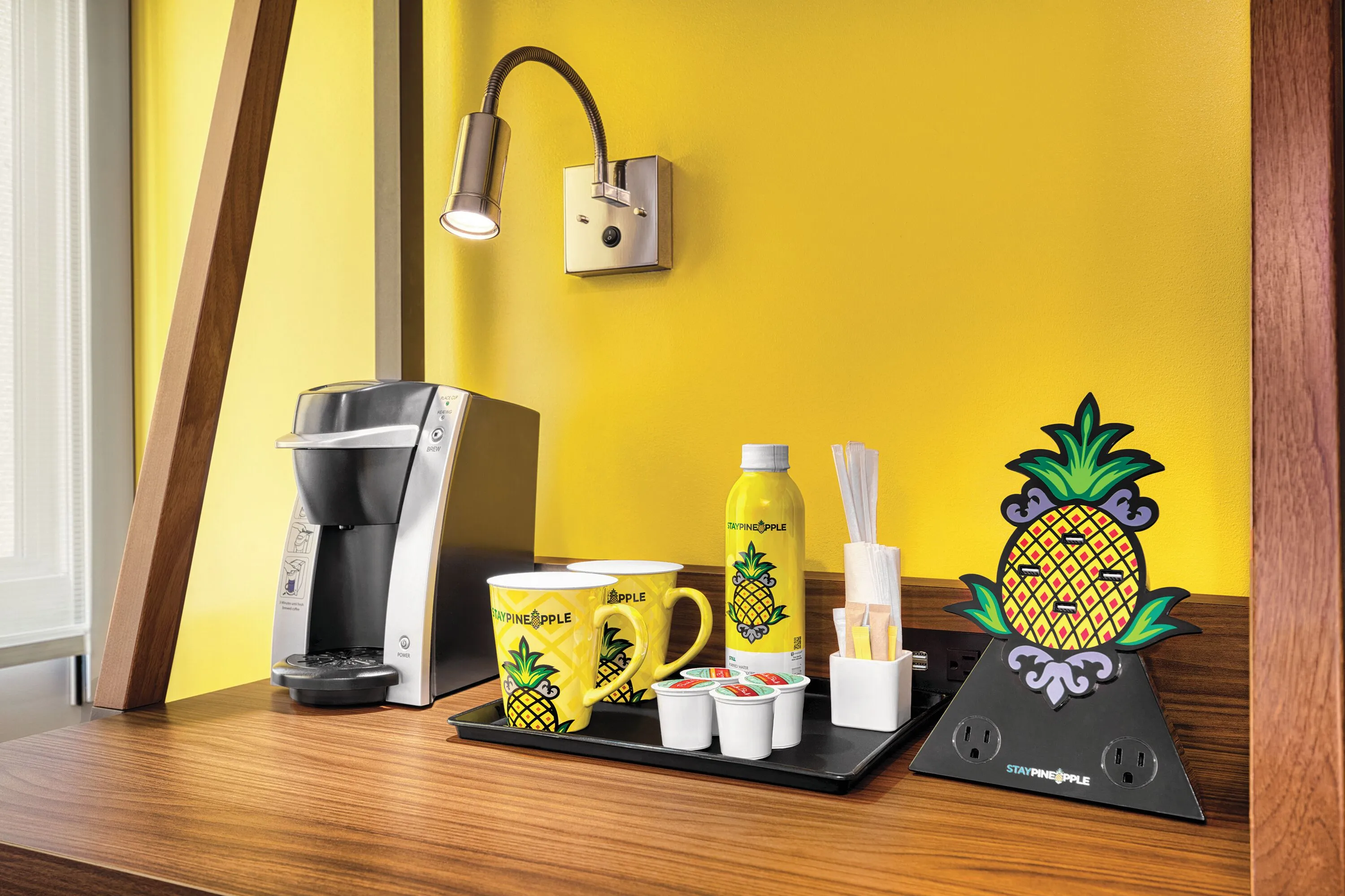 Staypineapple Hotel Z