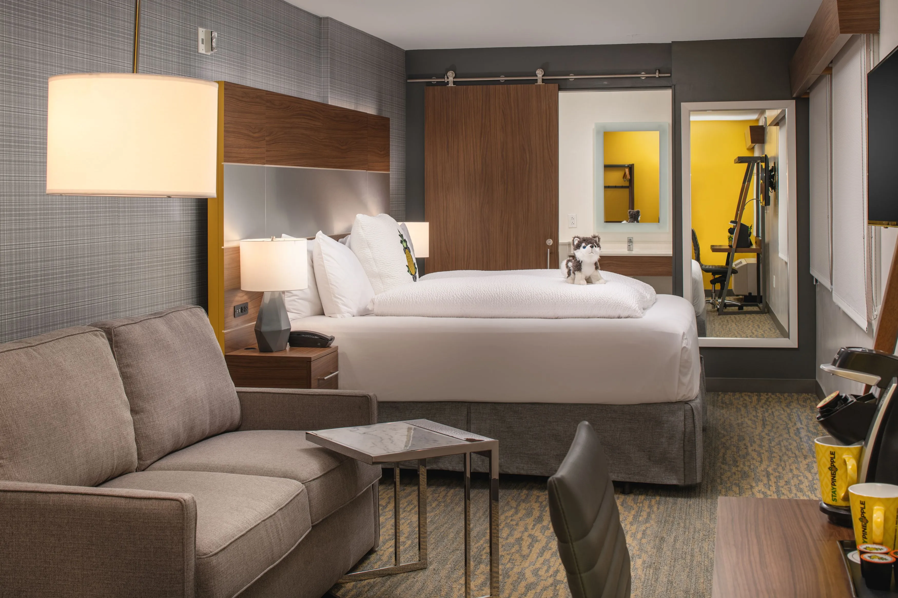 Staypineapple Hotel Z