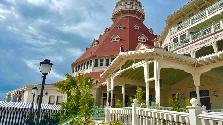 15 Most Romantic Hotels in San Diego for Couples (By Area & Budget)